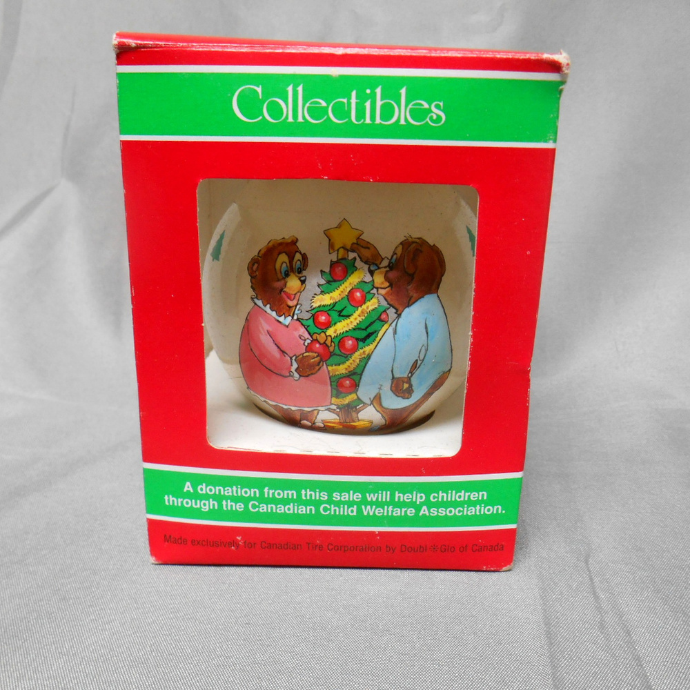 Collectibles Christmas tree ornament bear theme